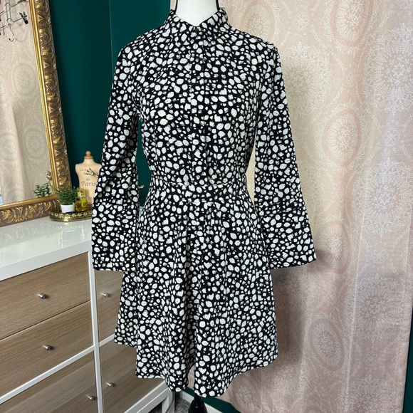 Banana Republic Dresses & Skirts - Banana Republic Button Up A Line Dress Long Sleeve White Black Pattern Petite